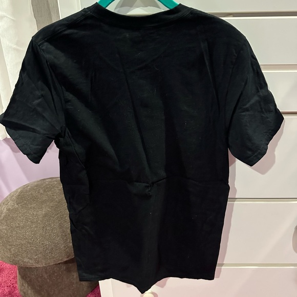 Hot Topic Shirt - Picture 2 of 3